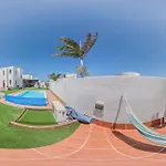 Lanzarote Deluxe & Pool * 普拉亚布兰卡