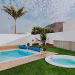 Lanzarote Deluxe & Pool 普拉亚布兰卡