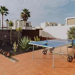 Lanzarote Deluxe & Pool * 普拉亚布兰卡