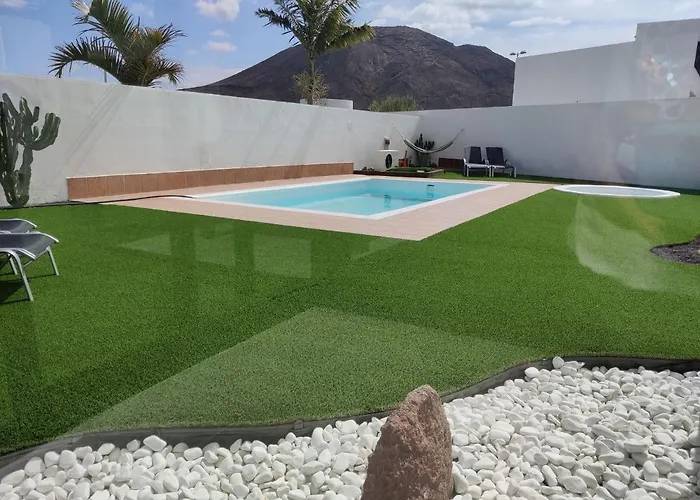 Lanzarote Deluxe & Pool Villa